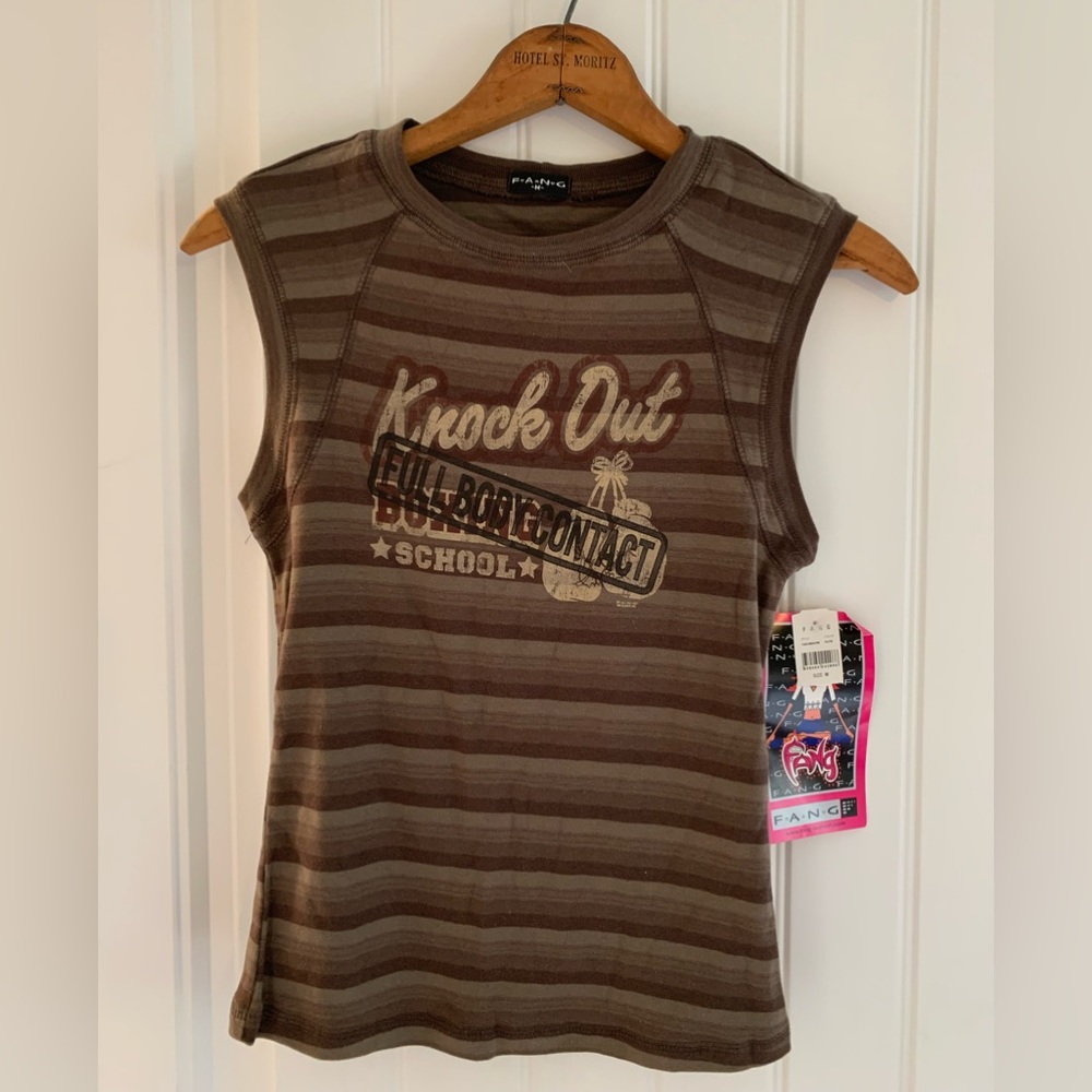 Vintage Fang cropped sleeve tank size med